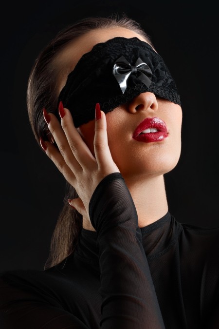 Lou, sexy black lace mask - Patrice Catanzaro Official Website