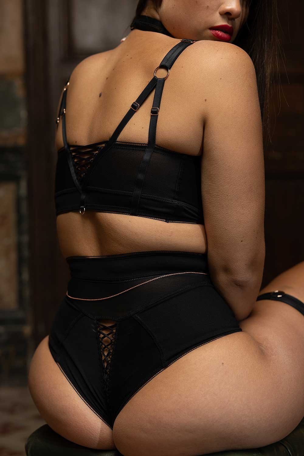 https://maisoncatanzaro.com/15185/blake-top-harness.jpg