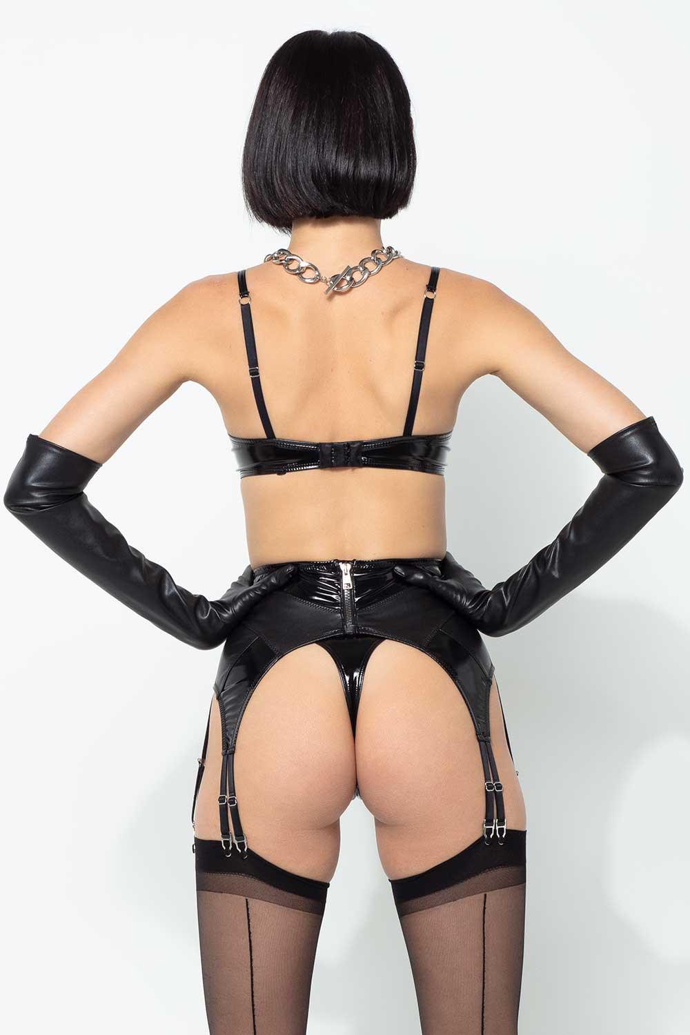 https://maisoncatanzaro.com/15689/blake-top-harness.jpg