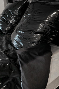 Ropa de cama vinilo negro - Patrice Catanzaro Página Oficial