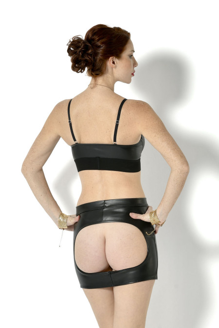 Andrea, the open mini skirt Patrice Catanzaro